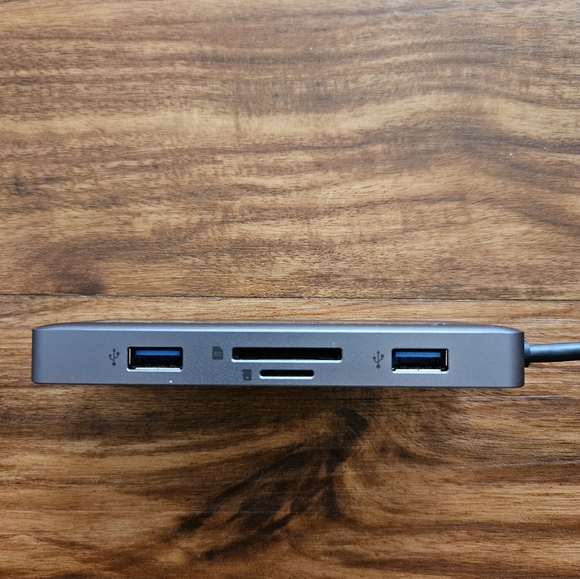 VAVA USB-C Hub, 8-in-1 USB-C Adaptor - Picture 4 of 5
